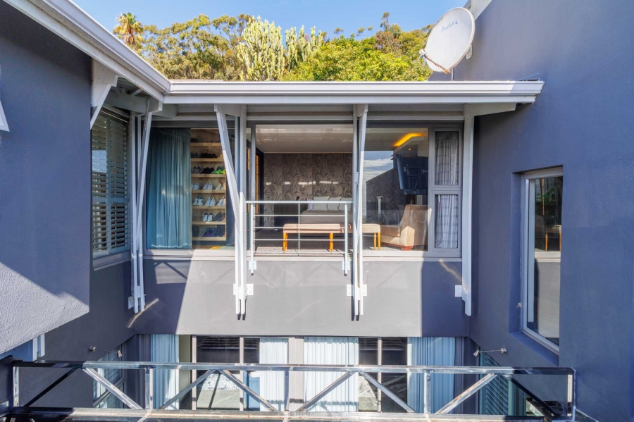 4 Bedroom Property for Sale in Green Point Western Cape